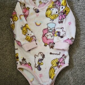 SHEIN Kids Bodysuit with Pink and Yellow Cartoon Print